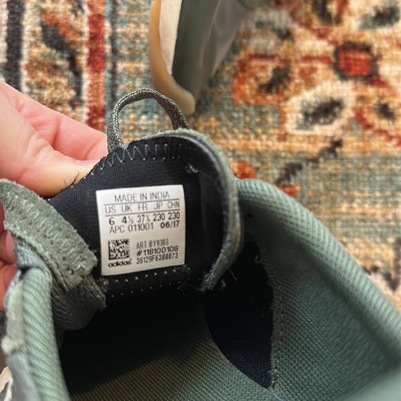 Adidas sneakers worn once - Picture 4 of 4